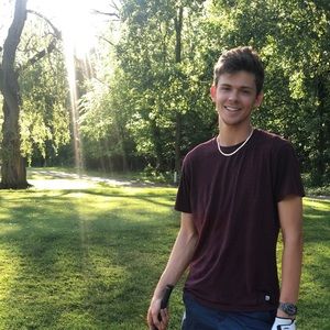 Meet your Posher, Davis